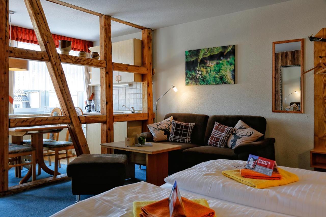 Konsum Gaestehaus Quisisana - Oberhof オーバーホーフ エクステリア 写真
