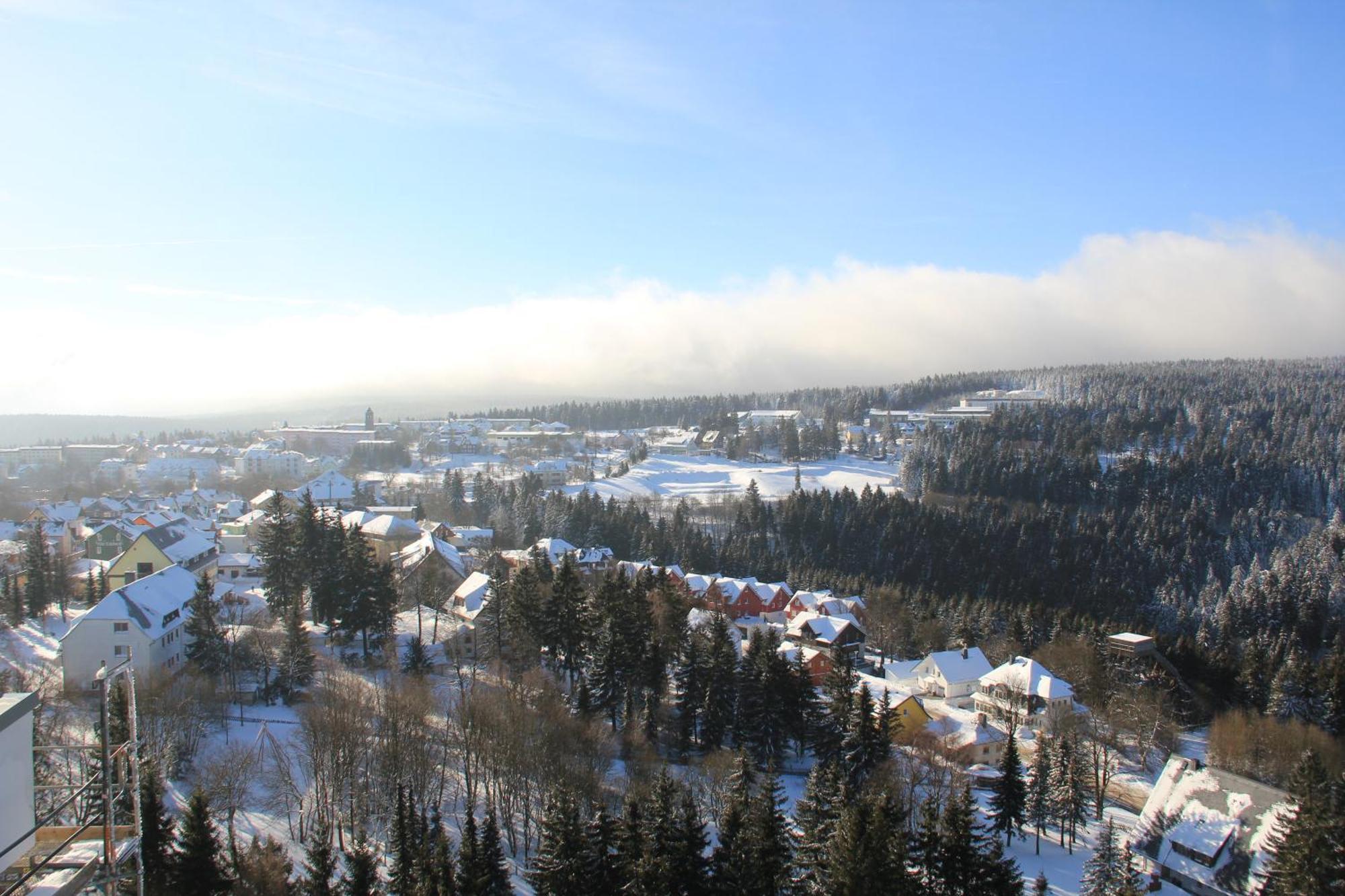 Konsum Gaestehaus Quisisana - Oberhof オーバーホーフ エクステリア 写真