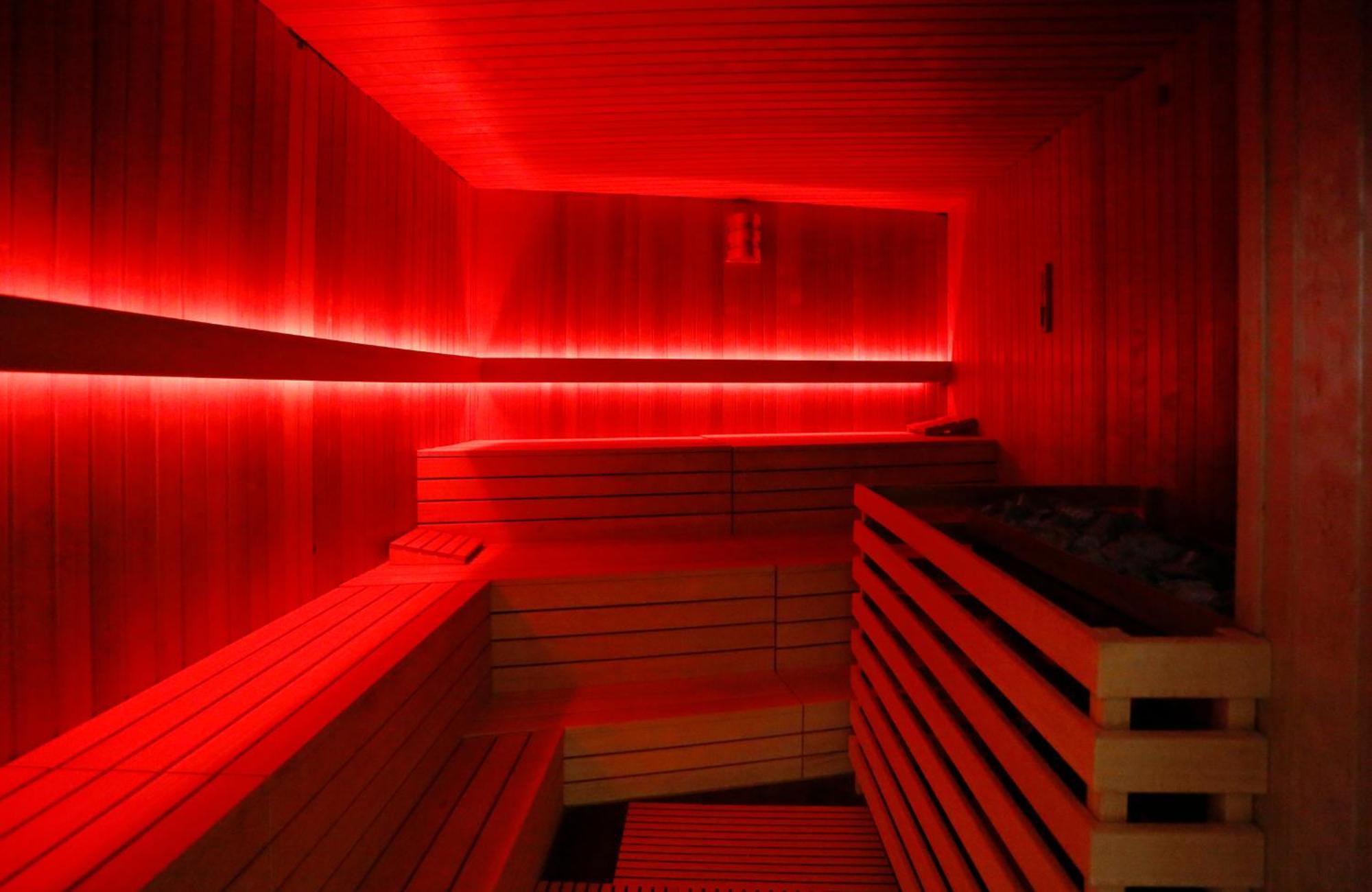 Konsum Gaestehaus Quisisana - Oberhof オーバーホーフ エクステリア 写真